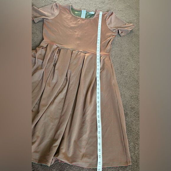Lularoe Amelia Striped Dress w/ Pockets - Picture 11 of 11